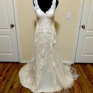 Maggie Sottero Rebecca Ingram Piper White and Cream Wedding Dress, Lace Details